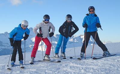 cours de ski à la journée avec un moniteur de ski de megeve. une ecole de ski à Megève ASM pour skier en toute confiance